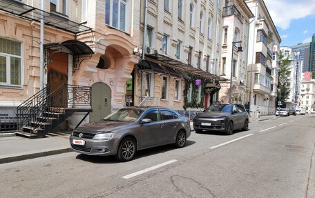 Volkswagen Jetta VI, 2011 год, 733 333 рублей, 12 фотография