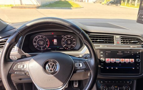 Volkswagen Tiguan II, 2018 год, 2 715 000 рублей, 5 фотография