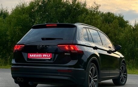 Volkswagen Tiguan II, 2018 год, 2 715 000 рублей, 4 фотография