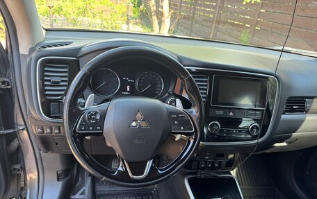 Mitsubishi Outlander III рестайлинг 3, 2018 год, 2 450 000 рублей, 8 фотография