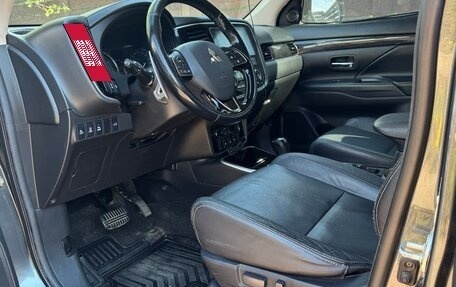 Mitsubishi Outlander III рестайлинг 3, 2018 год, 2 450 000 рублей, 7 фотография