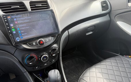 Hyundai Solaris II рестайлинг, 2011 год, 900 000 рублей, 5 фотография