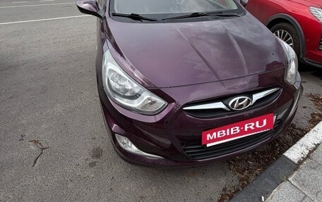 Hyundai Solaris II рестайлинг, 2011 год, 900 000 рублей, 3 фотография