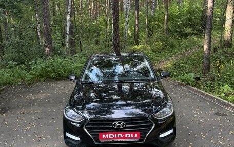 Hyundai Solaris II рестайлинг, 2019 год, 1 400 000 рублей, 1 фотография