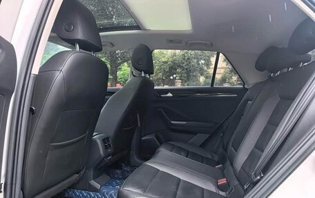Volkswagen T-Roc I, 2022 год, 1 650 000 рублей, 13 фотография