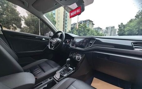 Volkswagen T-Roc I, 2022 год, 1 650 000 рублей, 15 фотография