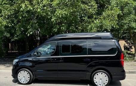 Hyundai Grand Starex Grand Starex I рестайлинг 2, 2018 год, 4 800 000 рублей, 3 фотография