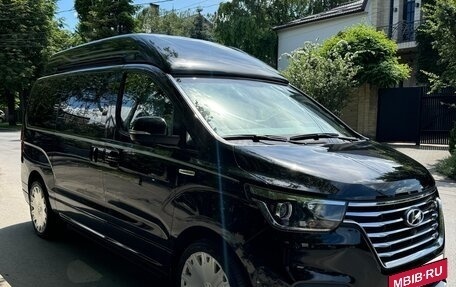 Hyundai Grand Starex Grand Starex I рестайлинг 2, 2018 год, 4 800 000 рублей, 4 фотография