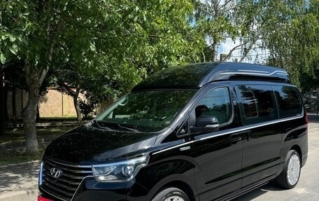Hyundai Grand Starex Grand Starex I рестайлинг 2, 2018 год, 4 800 000 рублей, 5 фотография
