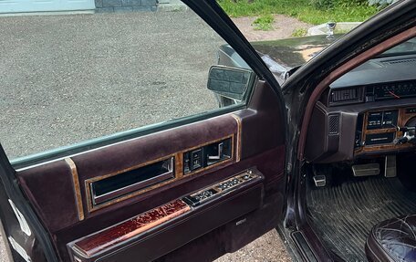Cadillac Fleetwood I, 1985 год, 1 000 000 рублей, 13 фотография