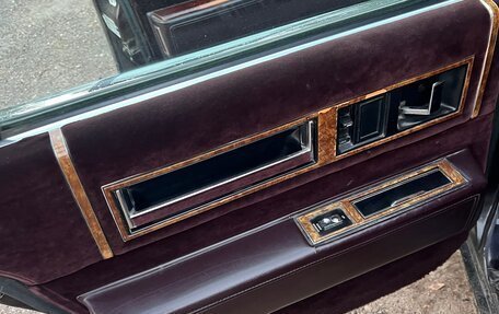Cadillac Fleetwood I, 1985 год, 1 000 000 рублей, 18 фотография