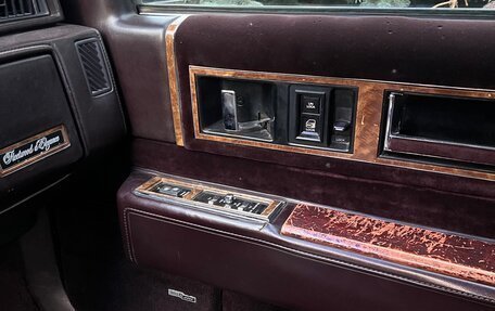 Cadillac Fleetwood I, 1985 год, 1 000 000 рублей, 21 фотография