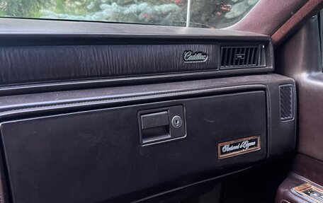 Cadillac Fleetwood I, 1985 год, 1 000 000 рублей, 20 фотография