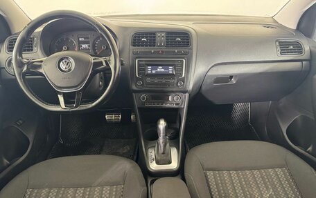 Volkswagen Polo VI (EU Market), 2017 год, 950 000 рублей, 12 фотография