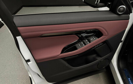 Land Rover Range Rover Evoque II, 2025 год, 6 250 000 рублей, 14 фотография