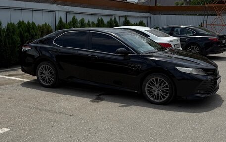 Toyota Camry, 2020 год, 2 450 000 рублей, 4 фотография