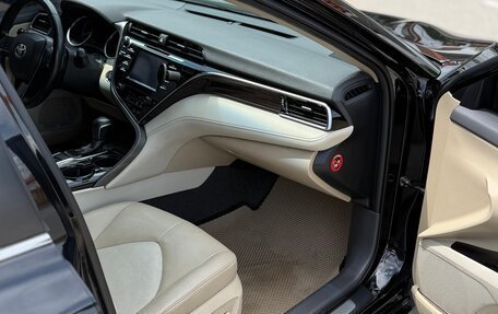 Toyota Camry, 2020 год, 2 450 000 рублей, 10 фотография