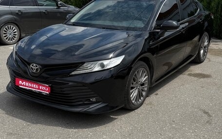Toyota Camry, 2020 год, 2 450 000 рублей, 2 фотография