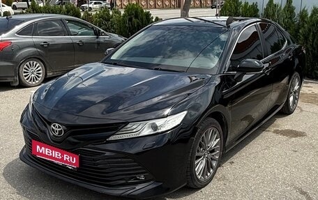 Toyota Camry, 2020 год, 2 450 000 рублей, 16 фотография
