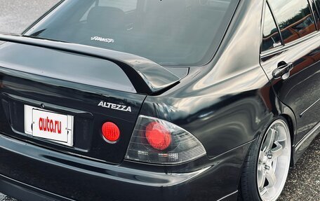 Toyota Altezza, 1999 год, 1 000 000 рублей, 9 фотография