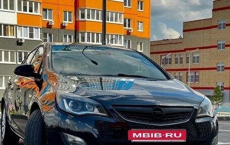 Opel Astra J, 2011 год, 635 000 рублей, 24 фотография