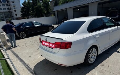 Volkswagen Jetta VI, 2010 год, 900 000 рублей, 6 фотография