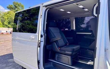 Volkswagen Multivan T6 рестайлинг, 2021 год, 3 500 000 рублей, 6 фотография