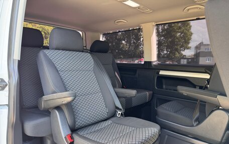 Volkswagen Multivan T6 рестайлинг, 2021 год, 3 500 000 рублей, 8 фотография