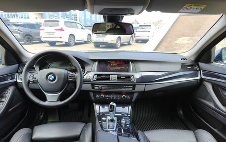 BMW 5 серия, 2016 год, 2 420 000 рублей, 18 фотография