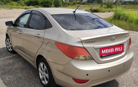 Hyundai Solaris II рестайлинг, 2011 год, 480 000 рублей, 2 фотография