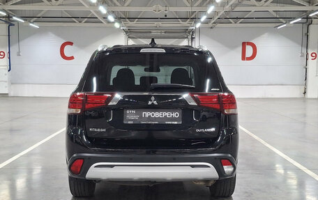 Mitsubishi Outlander III рестайлинг 3, 2019 год, 2 190 000 рублей, 10 фотография