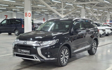 Mitsubishi Outlander III рестайлинг 3, 2019 год, 2 190 000 рублей, 5 фотография