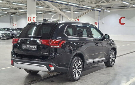 Mitsubishi Outlander III рестайлинг 3, 2019 год, 2 190 000 рублей, 9 фотография