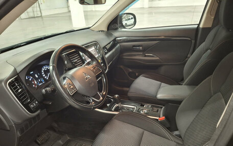 Mitsubishi Outlander III рестайлинг 3, 2019 год, 2 190 000 рублей, 20 фотография