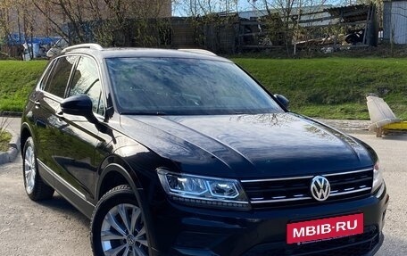 Volkswagen Tiguan II, 2017 год, 2 250 000 рублей, 2 фотография