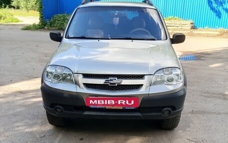 Chevrolet Niva I рестайлинг, 2011 год, 480 000 рублей, 3 фотография