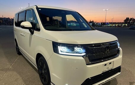 Honda Stepwgn, 2023 год, 2 700 000 рублей, 3 фотография