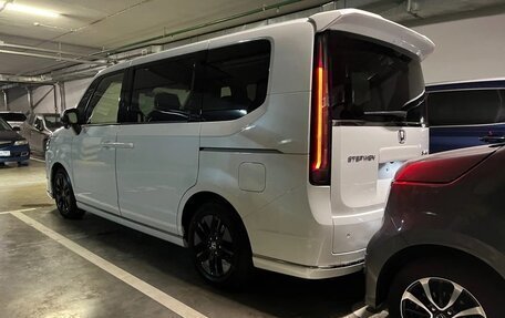 Honda Stepwgn, 2023 год, 2 700 000 рублей, 13 фотография