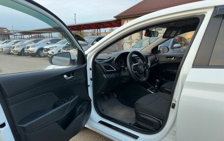 Hyundai Solaris II рестайлинг, 2017 год, 1 000 000 рублей, 10 фотография