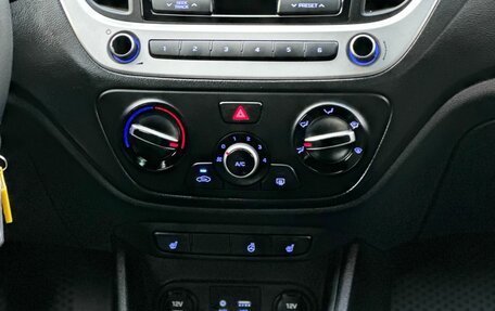Hyundai Solaris II рестайлинг, 2017 год, 1 000 000 рублей, 17 фотография