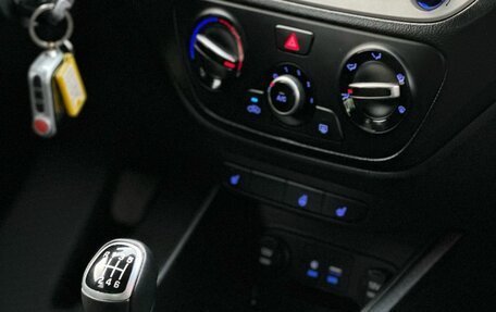 Hyundai Solaris II рестайлинг, 2017 год, 1 000 000 рублей, 18 фотография