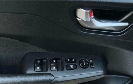 Hyundai Solaris II рестайлинг, 2017 год, 1 000 000 рублей, 21 фотография