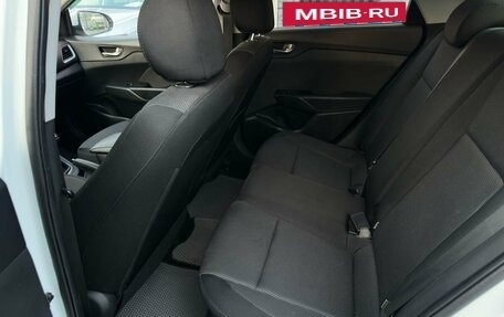 Hyundai Solaris II рестайлинг, 2017 год, 1 000 000 рублей, 15 фотография
