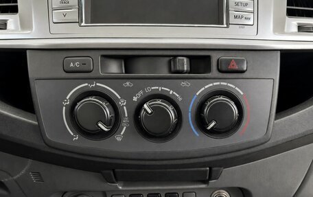 Toyota Hilux VII, 2012 год, 1 950 000 рублей, 11 фотография