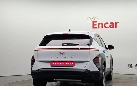 Hyundai Kona, 2024 год, 2 600 000 рублей, 2 фотография