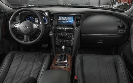 Infiniti QX70, 2014 год, 1 849 000 рублей, 10 фотография