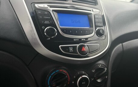Hyundai Solaris II рестайлинг, 2011 год, 445 000 рублей, 14 фотография