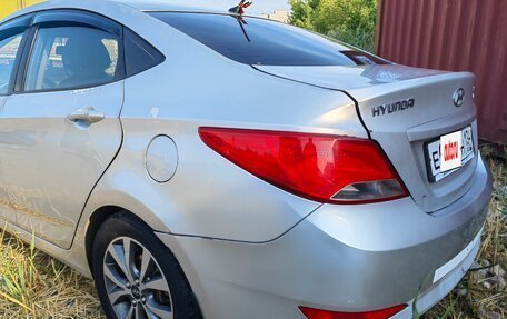 Hyundai Solaris II рестайлинг, 2015 год, 370 000 рублей, 13 фотография