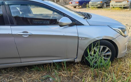 Hyundai Solaris II рестайлинг, 2015 год, 370 000 рублей, 19 фотография