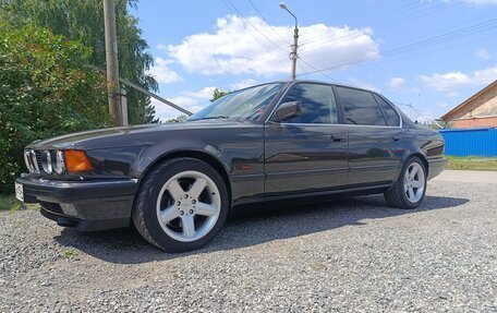 BMW 7 серия, 1990 год, 2 500 000 рублей, 1 фотография
